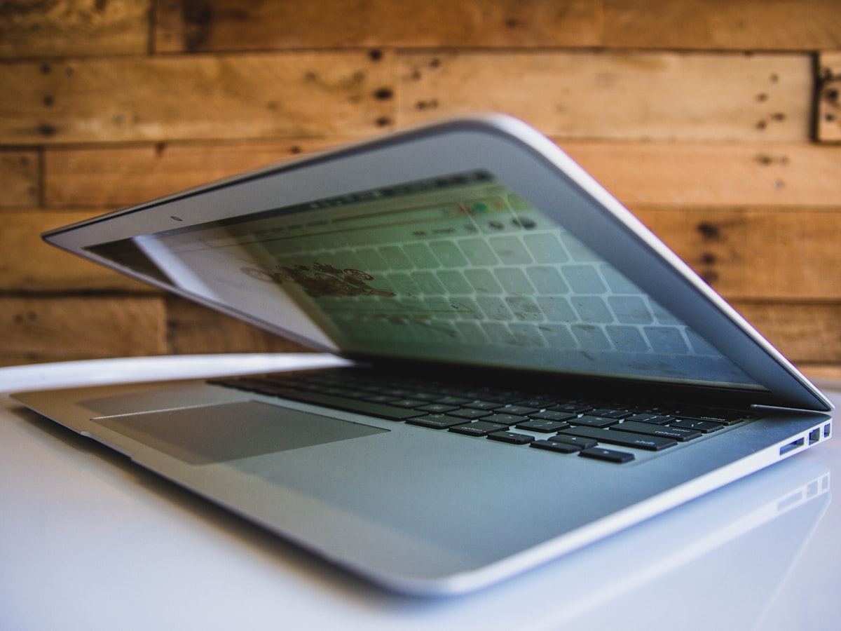 Paid search campaign structure and keyword performance on screen